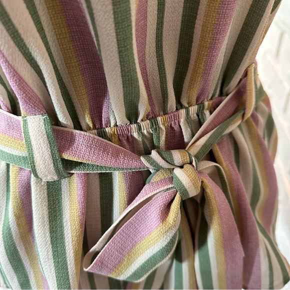 Pastel Sleeveless Top with Peplum and Tie Detail and square neckline Size L - Picture 14 of 14